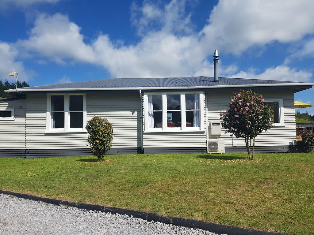 The Farmhouse - Taupo Βίλα Kinloch Εξωτερικό φωτογραφία